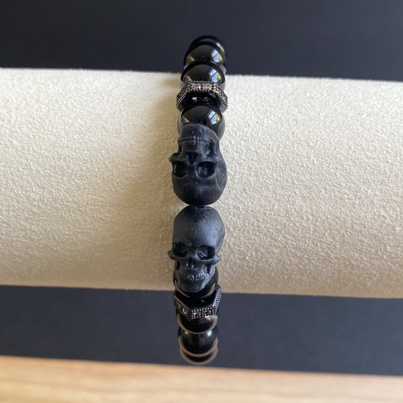 Gray Banded Agate Skull Bracelet with Micro Pace CZ Hex Beads - Picture 2 of 6